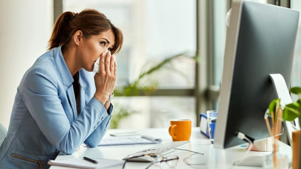 <a href="https://www.freepik.com/free-photo/young-entrepreneur-sneezing-tissue-while-working-her-office-desk_26144080.htm#fromView=search&page=1&position=43&uuid=e1df2832-17cd-4b35-bd06-6f372f025814">Image by Drazen Zigic on Freepik</a>